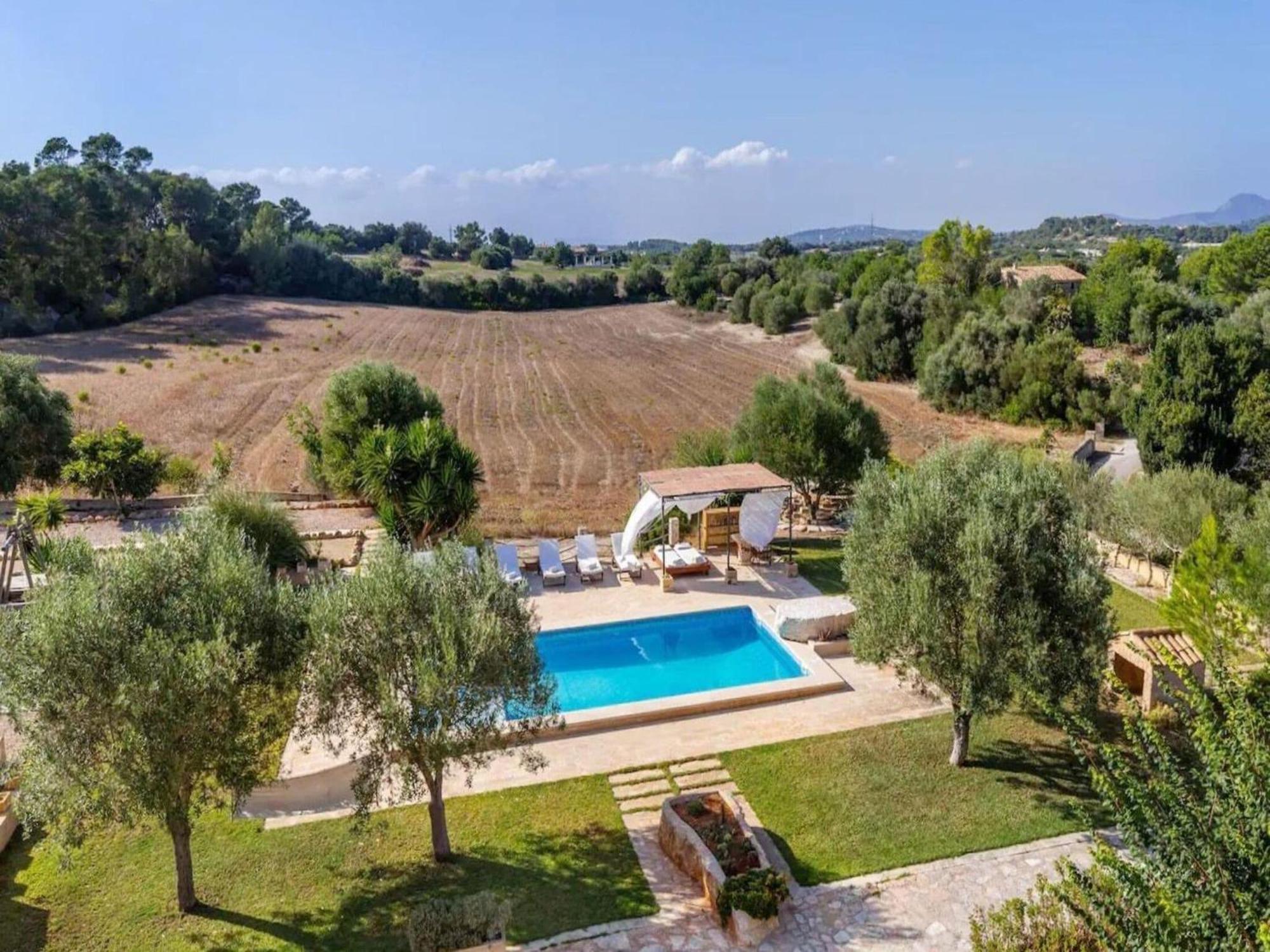 Elegant With Private Pool