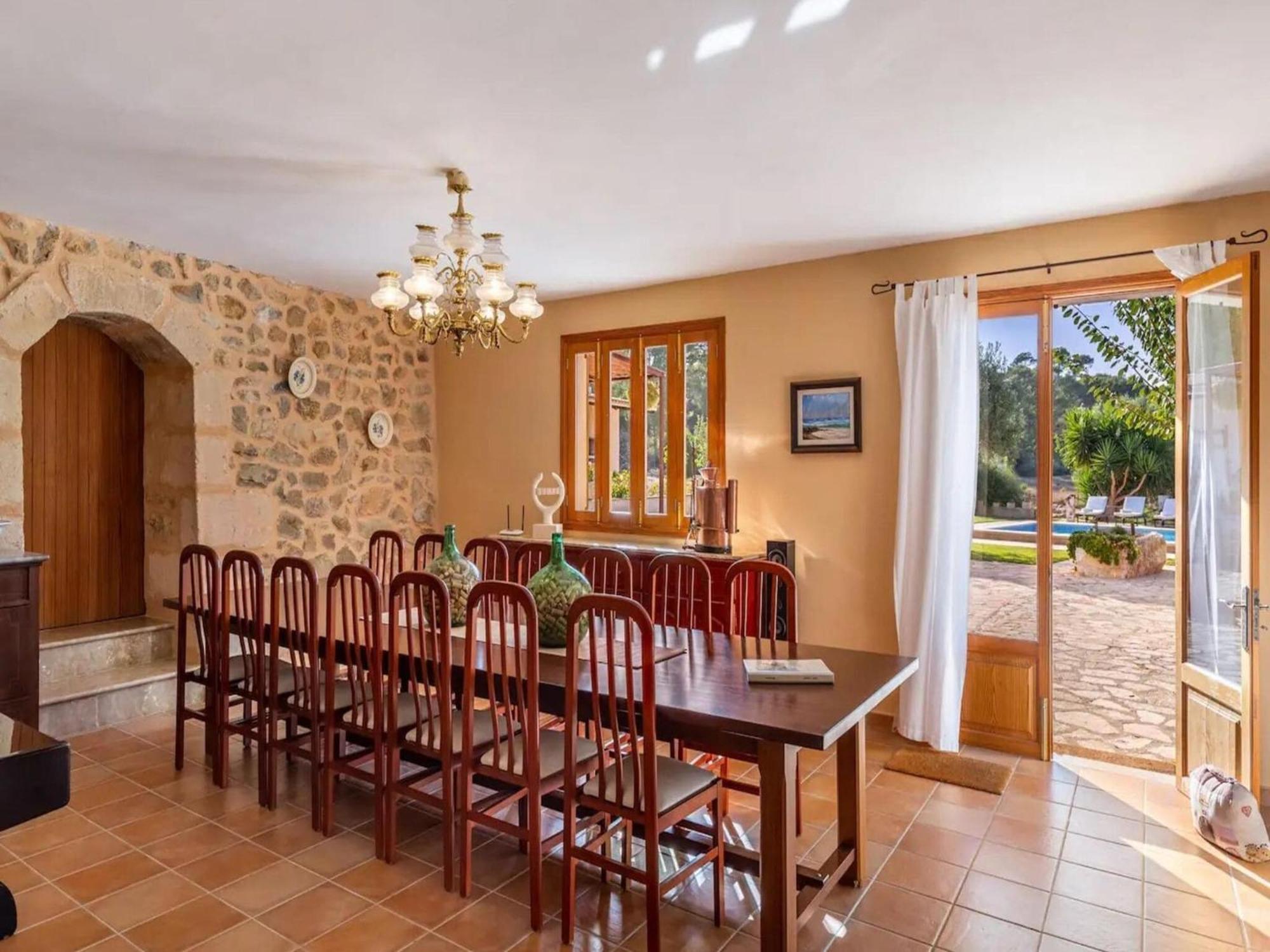 Elegant With Private Pool *